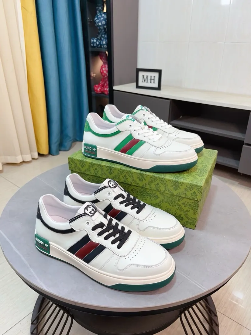 Men's shoes 💰440🌹🌹GUCCI [Gucci] New high-end brand of men's shoes, the latest fashionable casual men's shoes, trendy and versatile style, relaxed and sporty style, uppers imported from Italy, first-layer cowhide, genuine leather lining and ultra-fine workmanship. Original personalized fashionable rubber wear-resistant outsole, light and comfortable on the foot, size 38-44